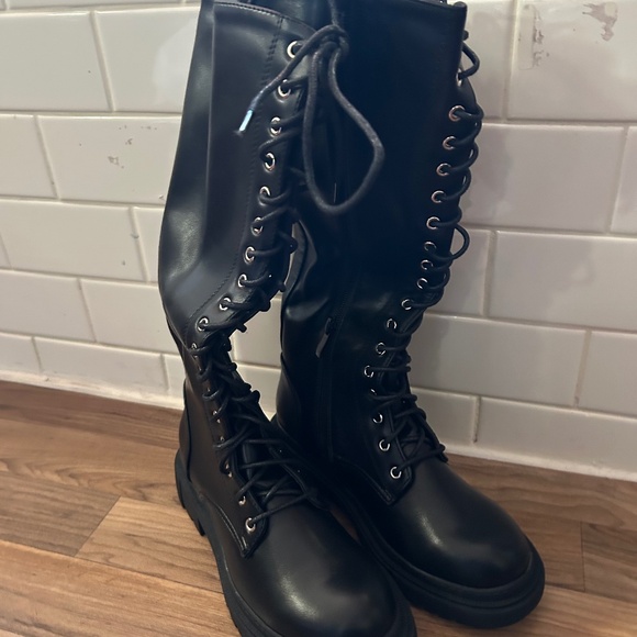 Brand new with box combat boots - Picture 1 of 4